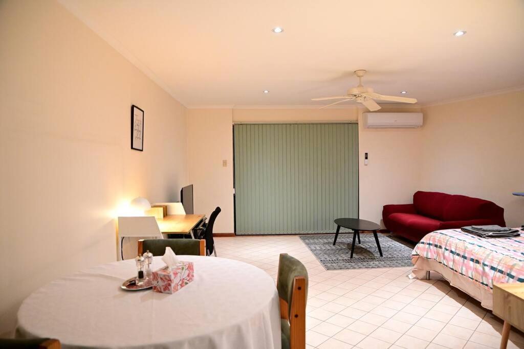 Spacious Studio In Alicesprings Queenbed+Ksairbed Alice Springs Exterior photo