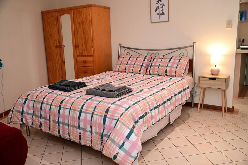 Spacious Studio In Alicesprings Queenbed+Ksairbed Alice Springs Exterior photo